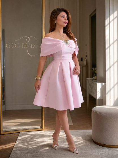 Rochie roz pudră GOLDÉ - profil